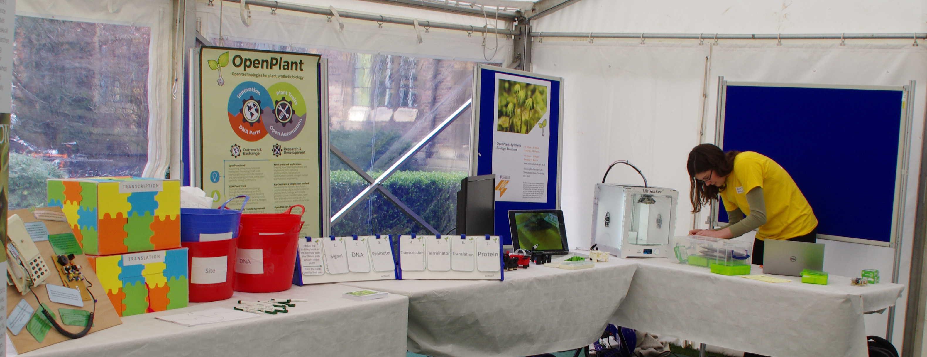 Setting up the 3D printer and open hardware stand at Cambridge Science Festival