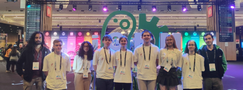 Group photo with instructors at the iGEM jamboree